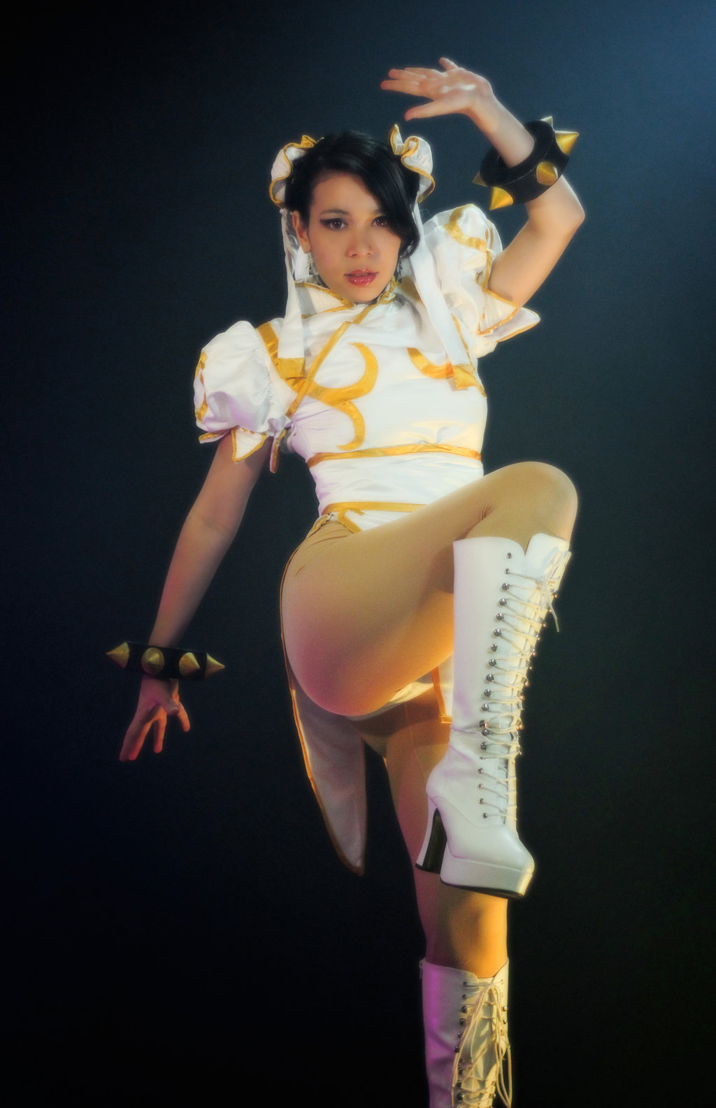 chun_li__white_costume_by_carolinaangulo-d6ltf5t.jpg