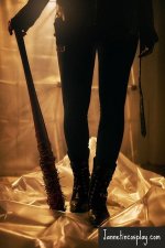 Jannet-Incosplay-Negan-3.jpg