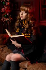 cosplay_hermione_granger_by_disharmonica_08.jpg