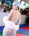 2174079-rihanna-se-met-a-nu-pour-recevoir-son-cfda-awards.jpg